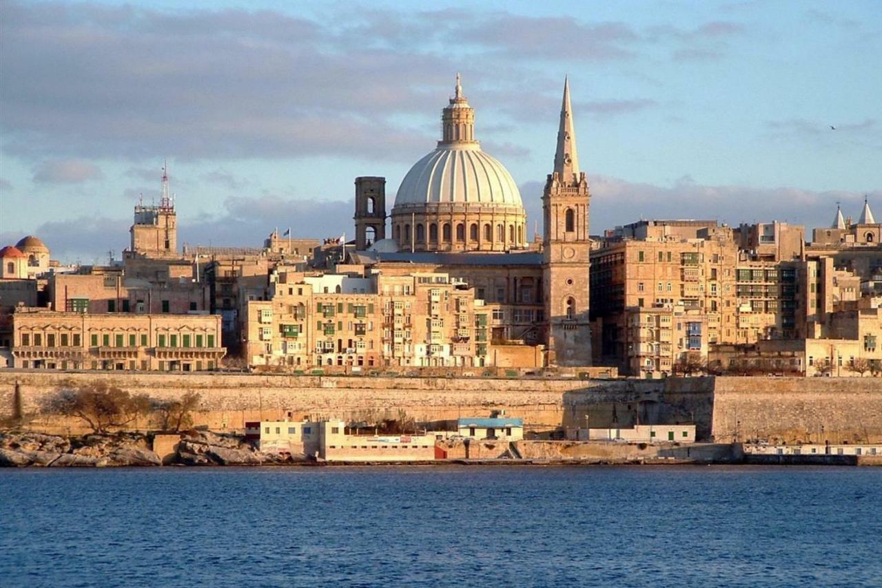 Splendid Apartment, Steps Away From The Sea Sliema Exteriör bild