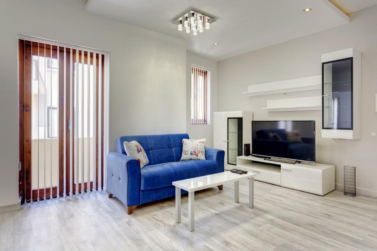 Splendid Apartment, Steps Away From The Sea Sliema Exteriör bild